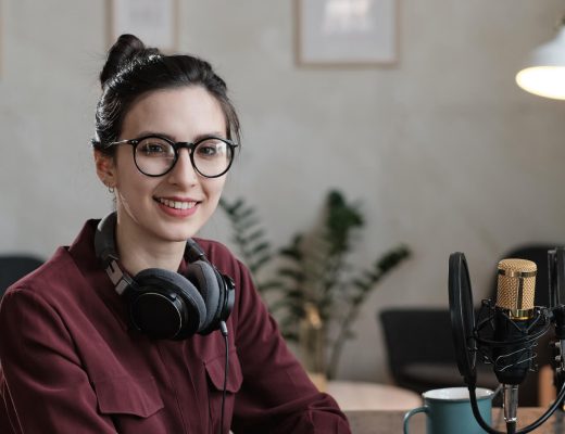 reporter-working-at-her-workplace-2021-09-01-09-32-56-utc.jpg